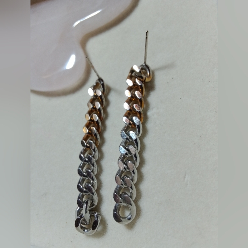 Two toned Cuban link dangles